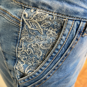 Cream Kantiy Jeans- Baiily Fit- Soft Blue Denim